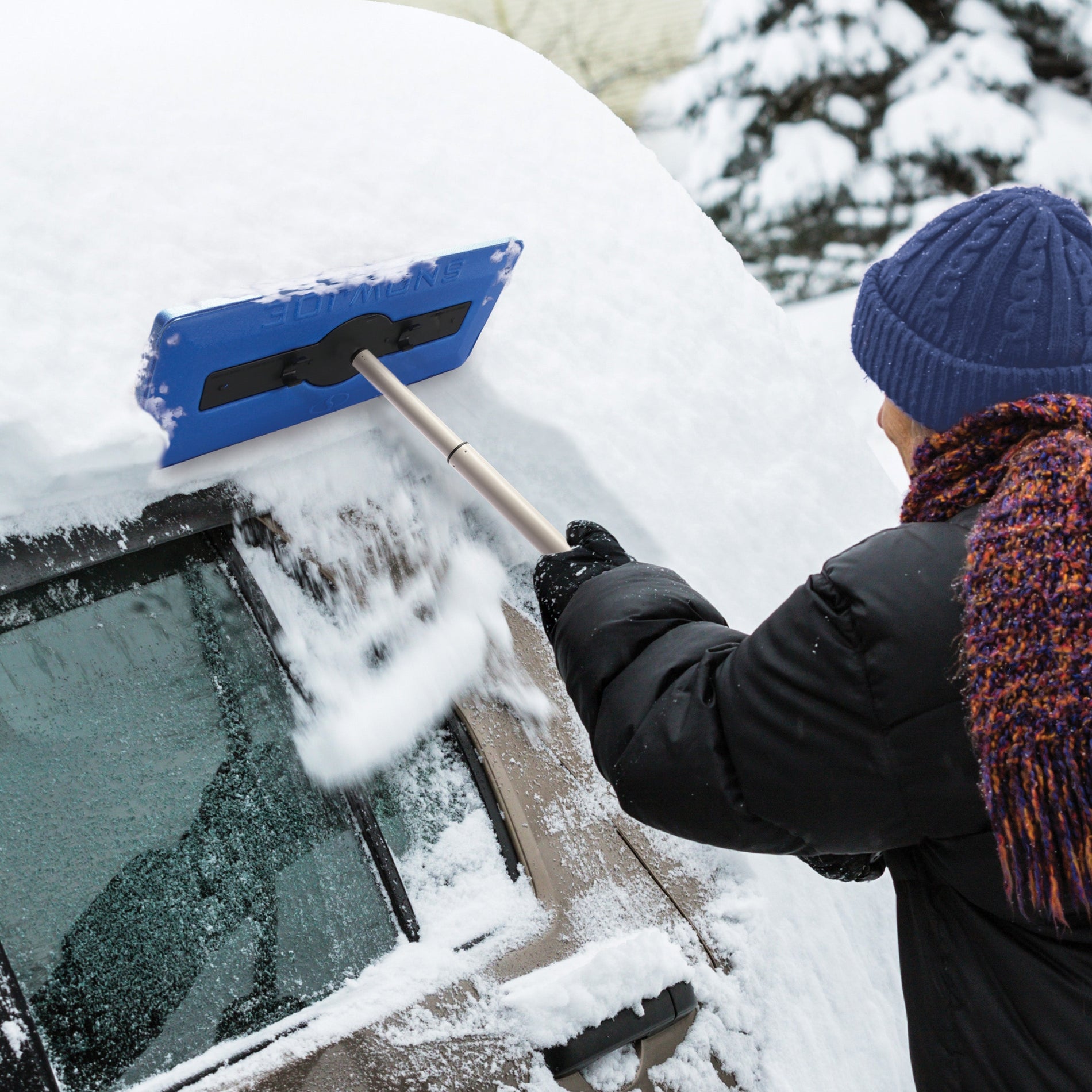 How to De-Ice a Car: An Expert’s Guide to Best Practices - Popular Mechanics