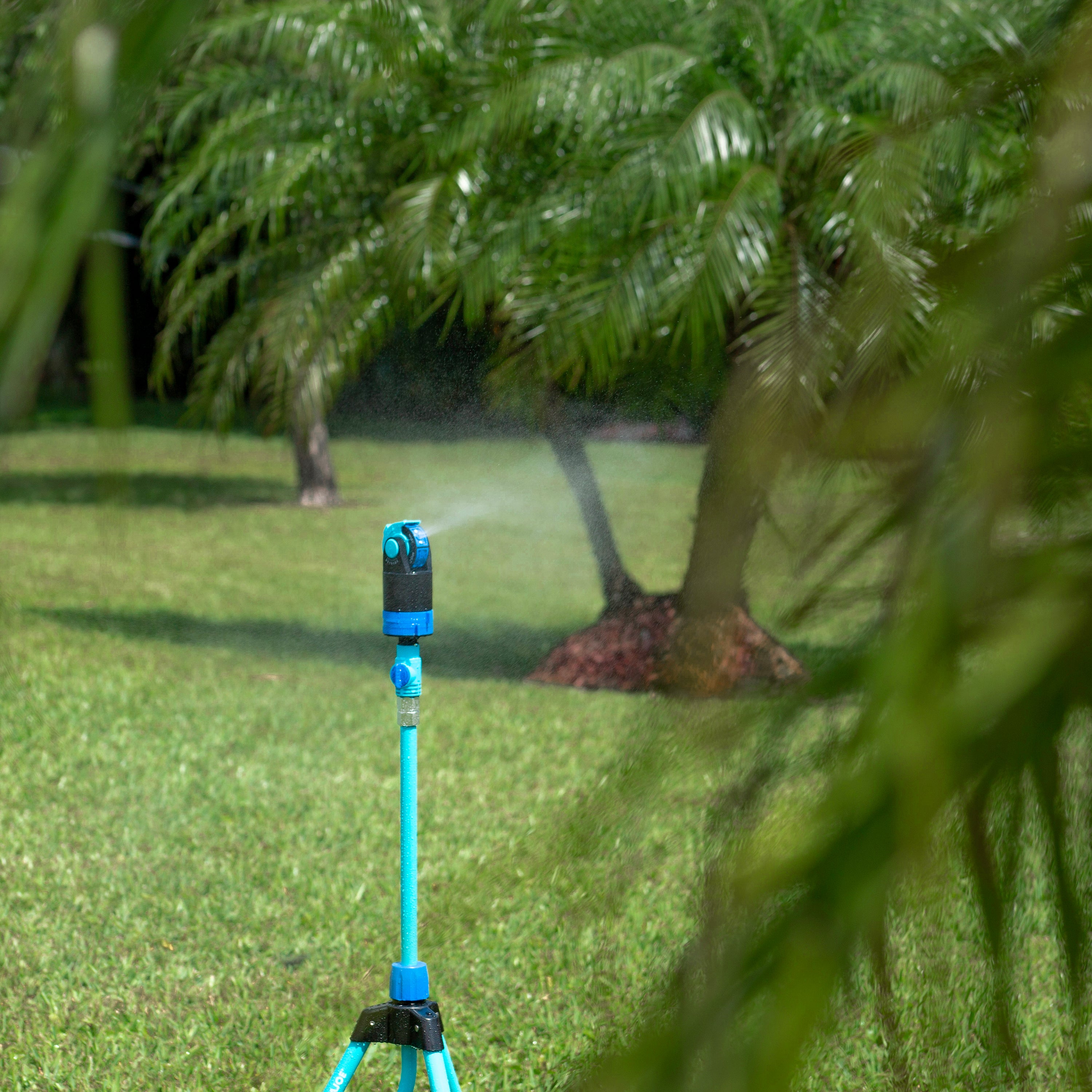 Mist spray setting for the Aqua Joe Indestructible Turbo Drive 360 Degree Telescoping Tripod Lawn and Garden Sprinkler and Mister.