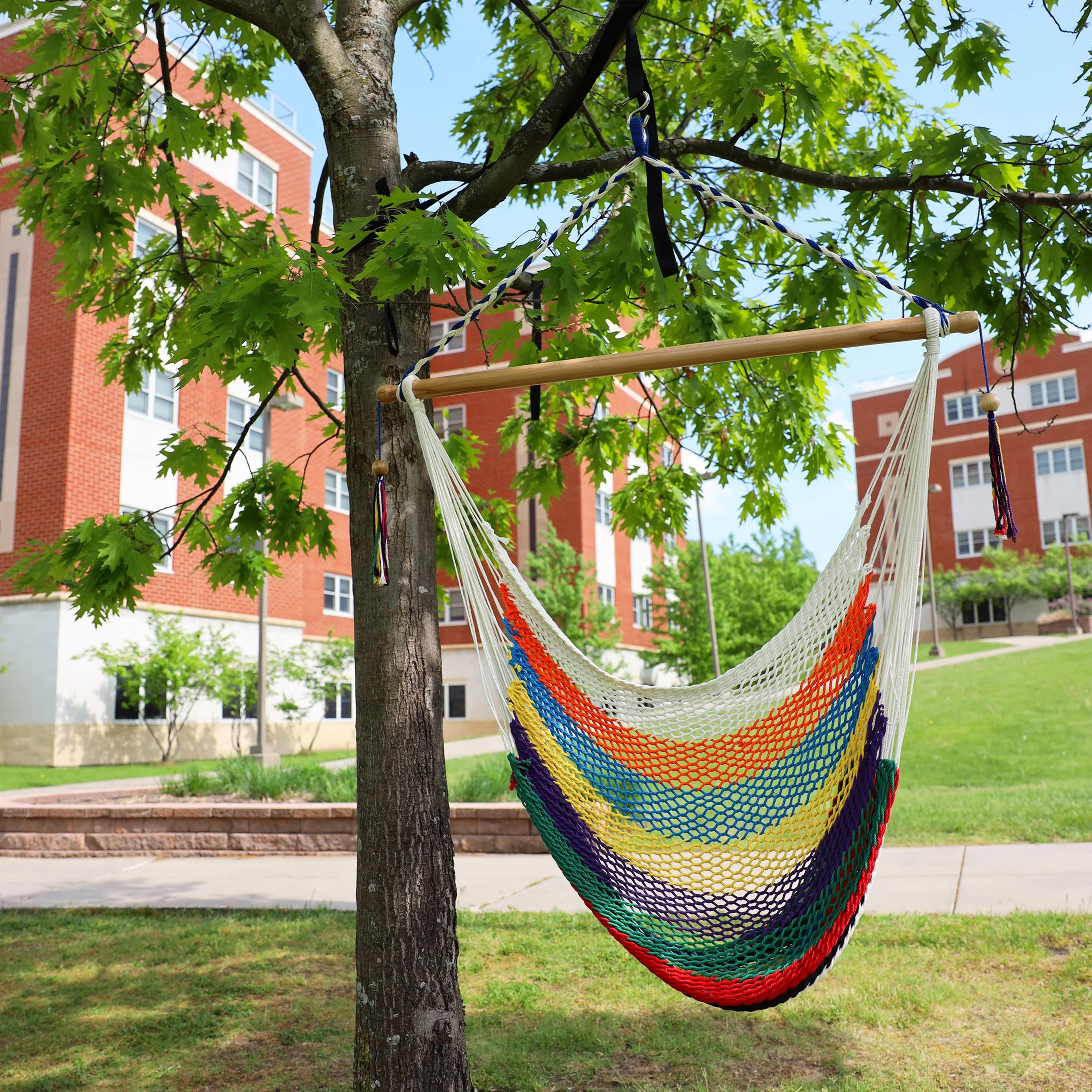 Bliss Hammocks BHC-412 Island Rope Hammock Chair W/ Spreader Bar & Hanging Hardware | 40-in. Wide | 265 Lb. Capacity (Multi-Color)