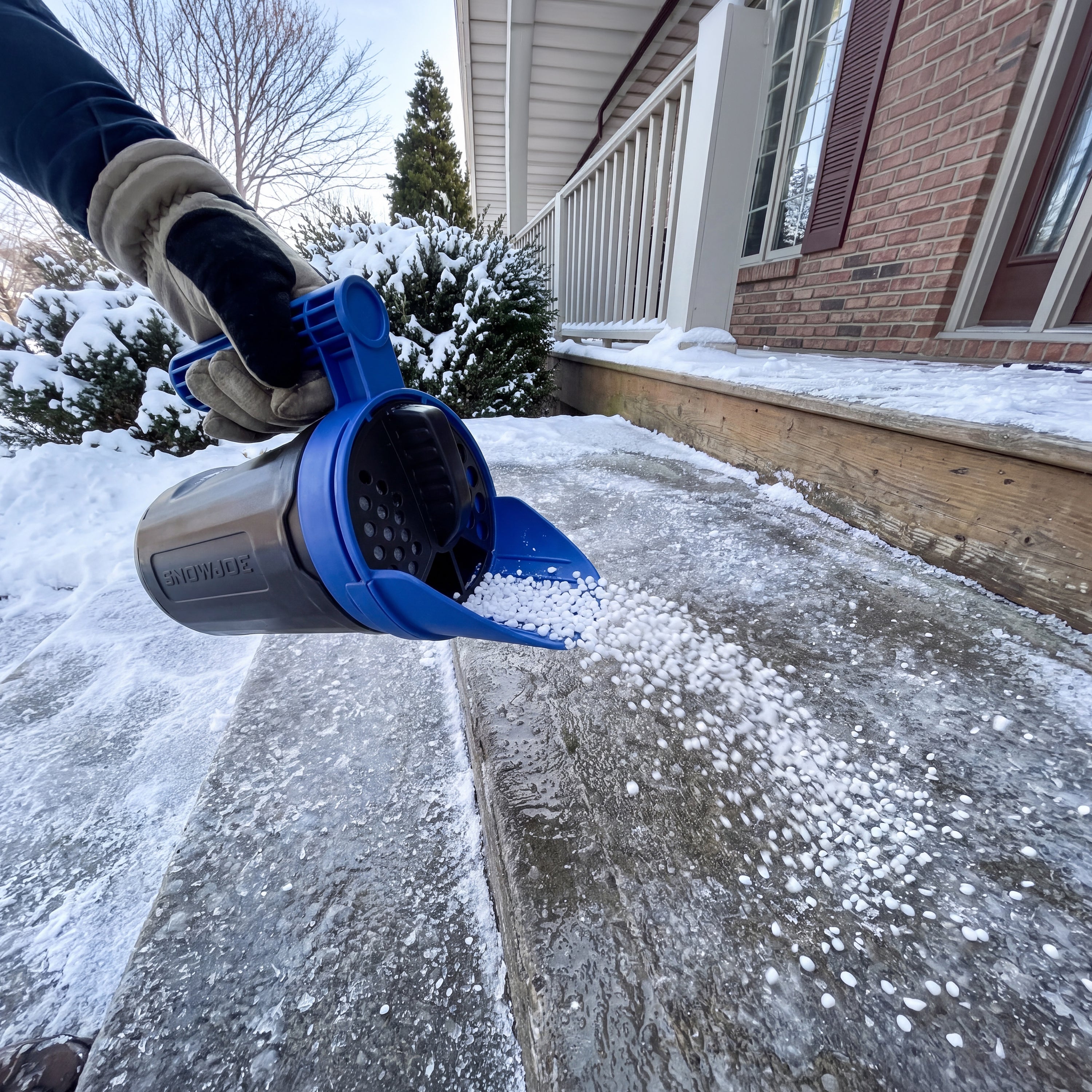 Snow Joe + Sun Joe Handheld All-Season Multi-Purpose Spreader | 5 lbs | W/ Adjustable Dial Flow Control
